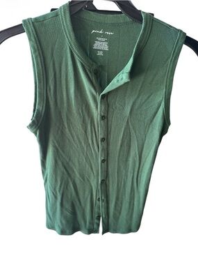 Pink Rose Forest Green Ribbed Sleeveless Button-Down Top